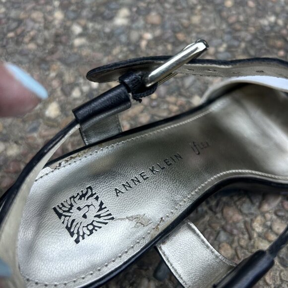 Anne Klein Petrona Black and White Block Heel Strappy Open Toe Sandals Size 7 - Picture 6 of 9